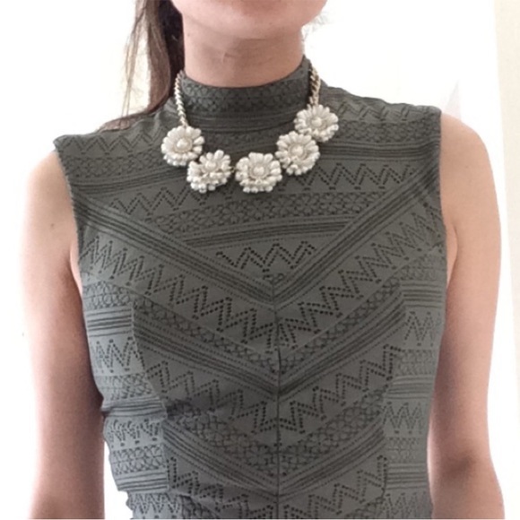 Zara Jewelry - Zara Lovely Flowery Necklace